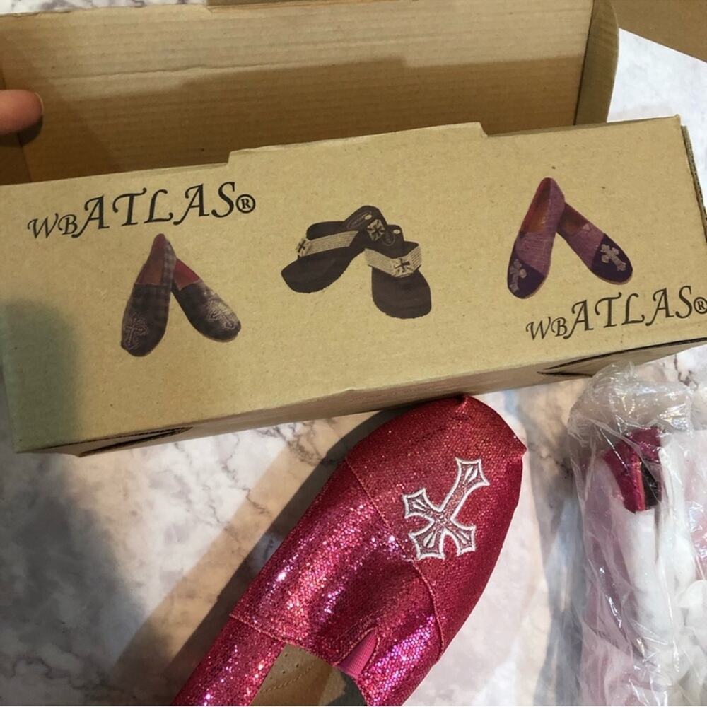 New in Box, WB Atlas Tom Style Shoes. Bright Pink. Glitzy with a cross. - Picture 6 of 6